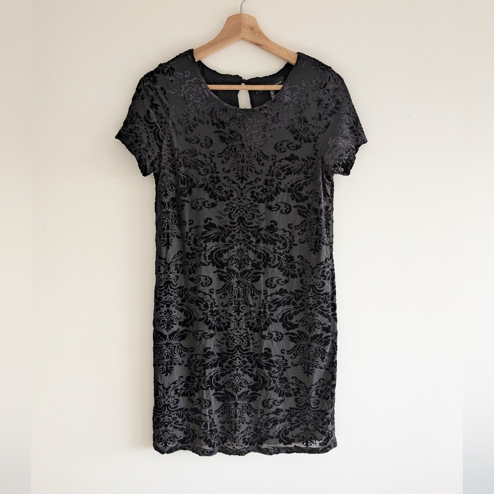 Elegant Black Velvet Patterned Dress
